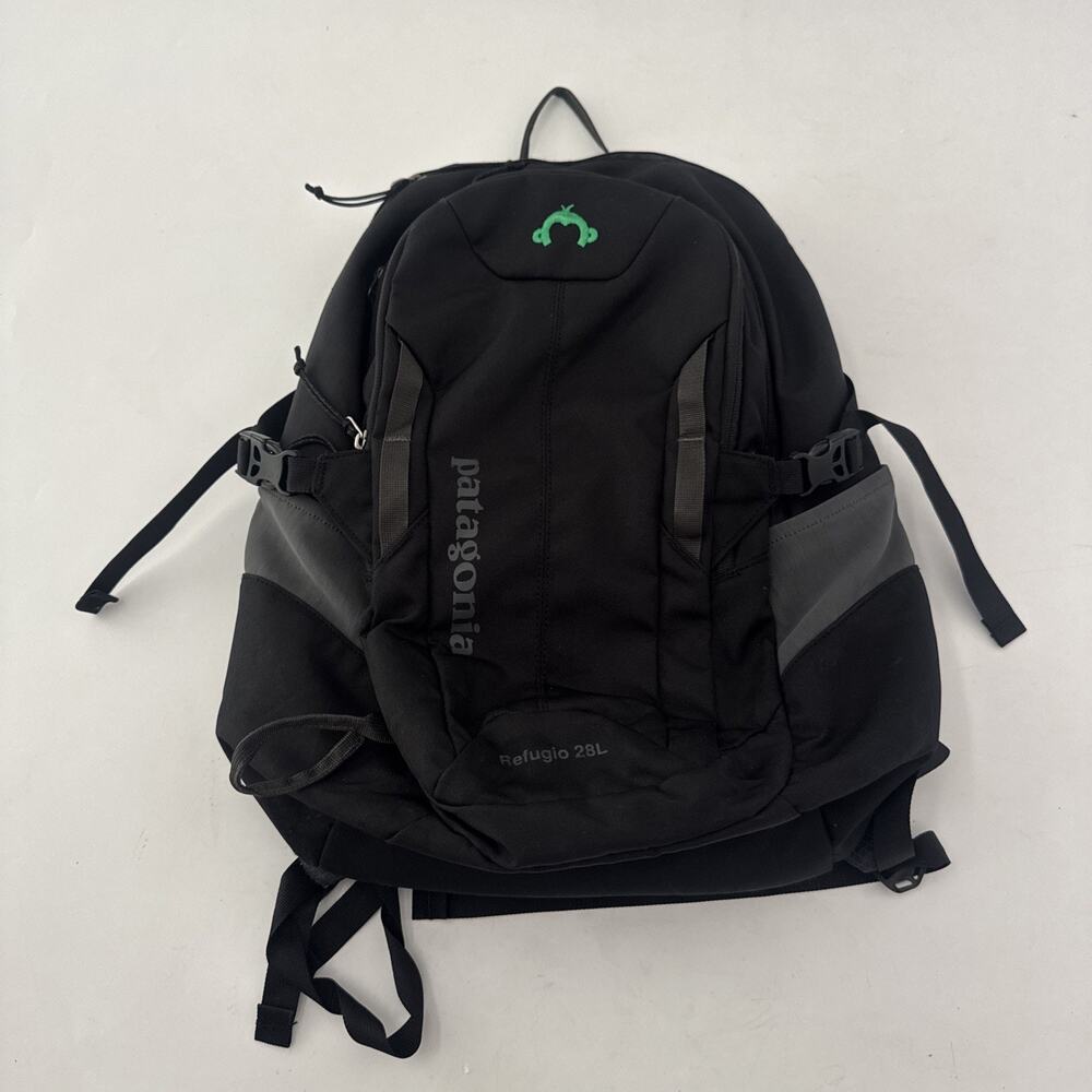 Patagonia Black Backpack Refugio 28L Embroidered WASHED - Picture 2 of 16